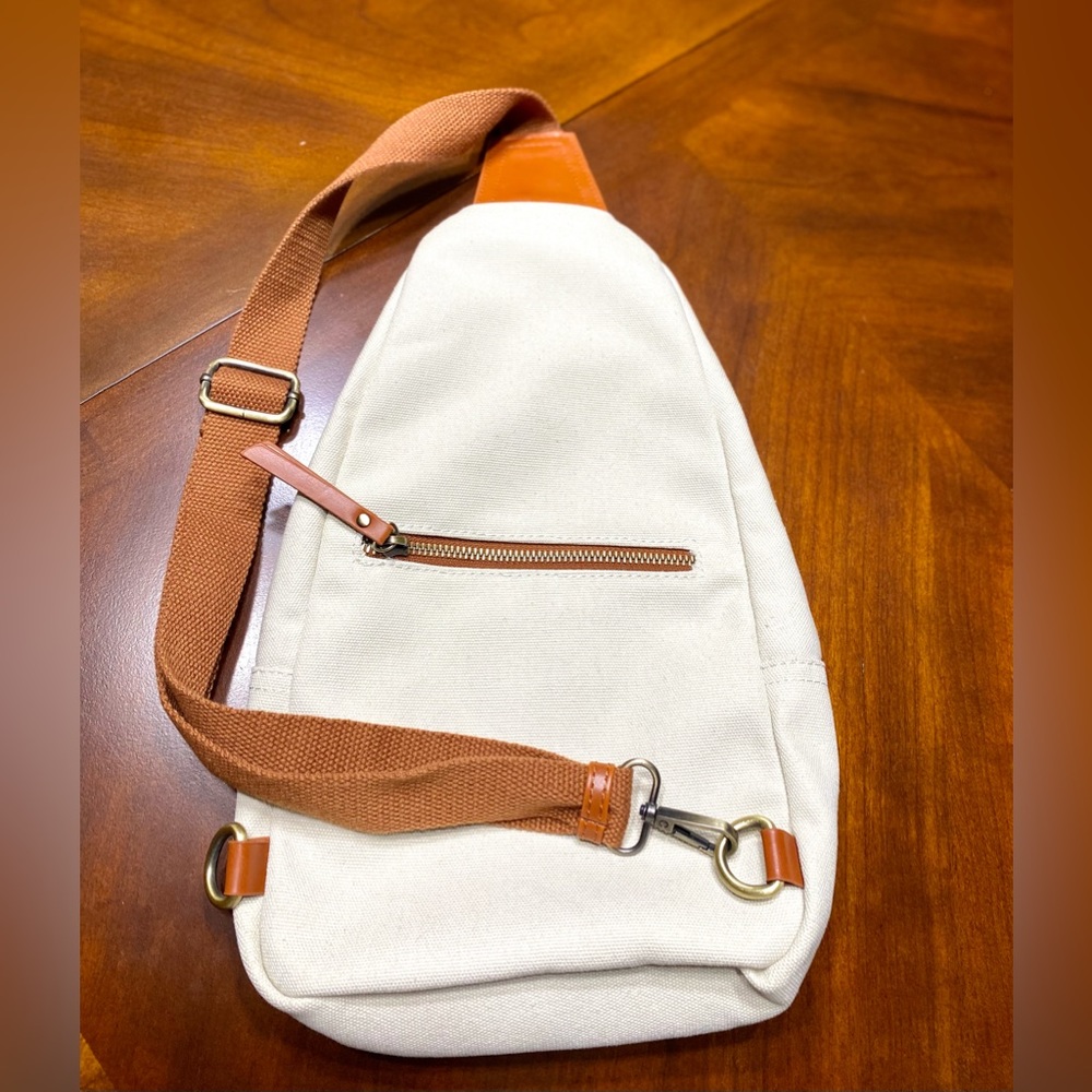 ANTIK KRAFT
SAMARA SLING BACKPACK BAG - Picture 5 of 8